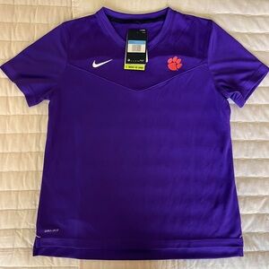 NIKE NWT Purple Dri-fit Women’s M top with Clemson logo 💜